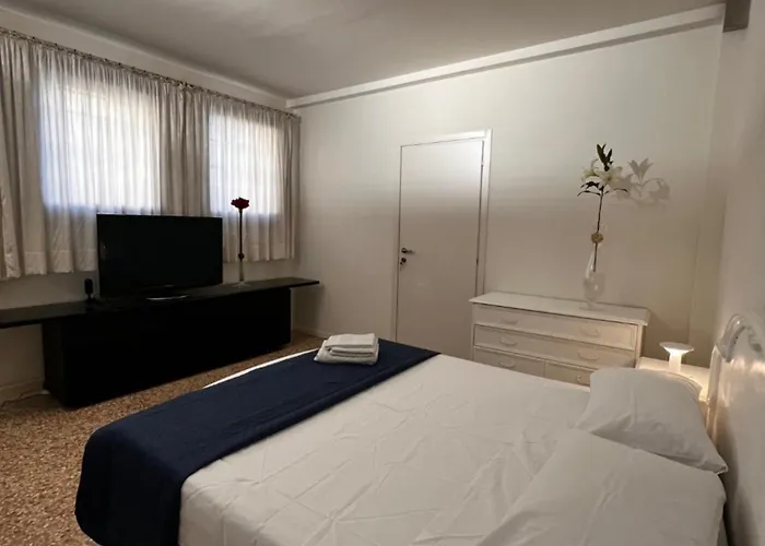 Locazione Turistica Joyful Pensión *